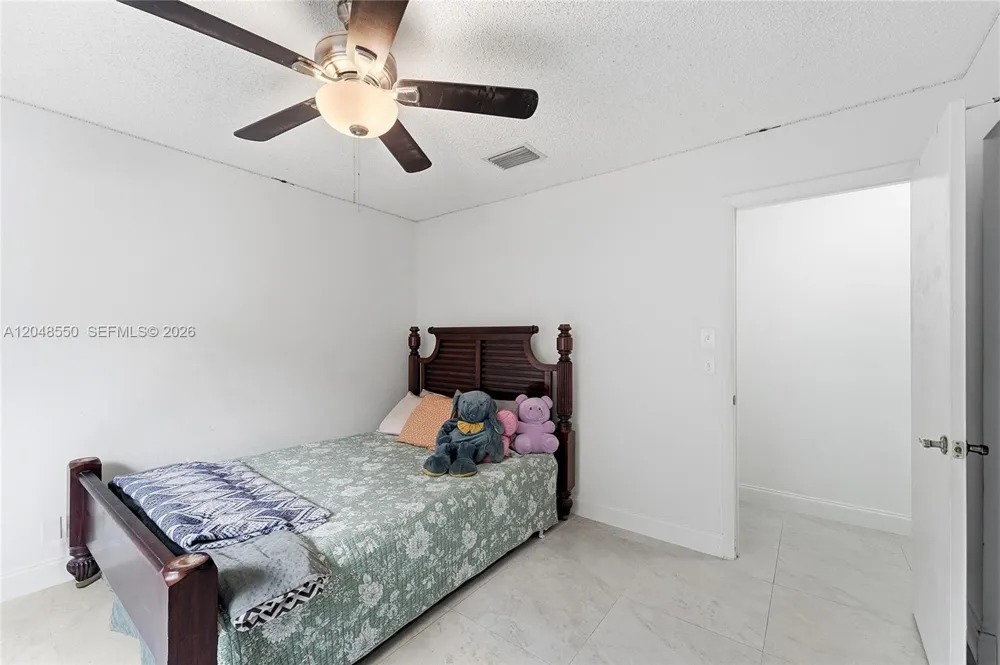 10623 NW 7th Pl Coral Springs, FL 33071