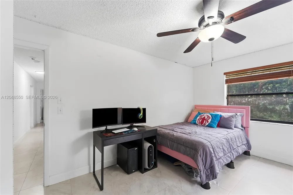10623 NW 7th Pl Coral Springs, FL 33071