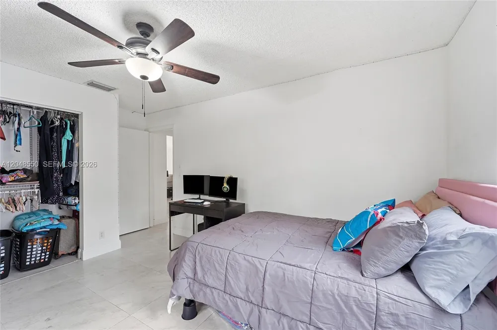 10623 NW 7th Pl Coral Springs, FL 33071