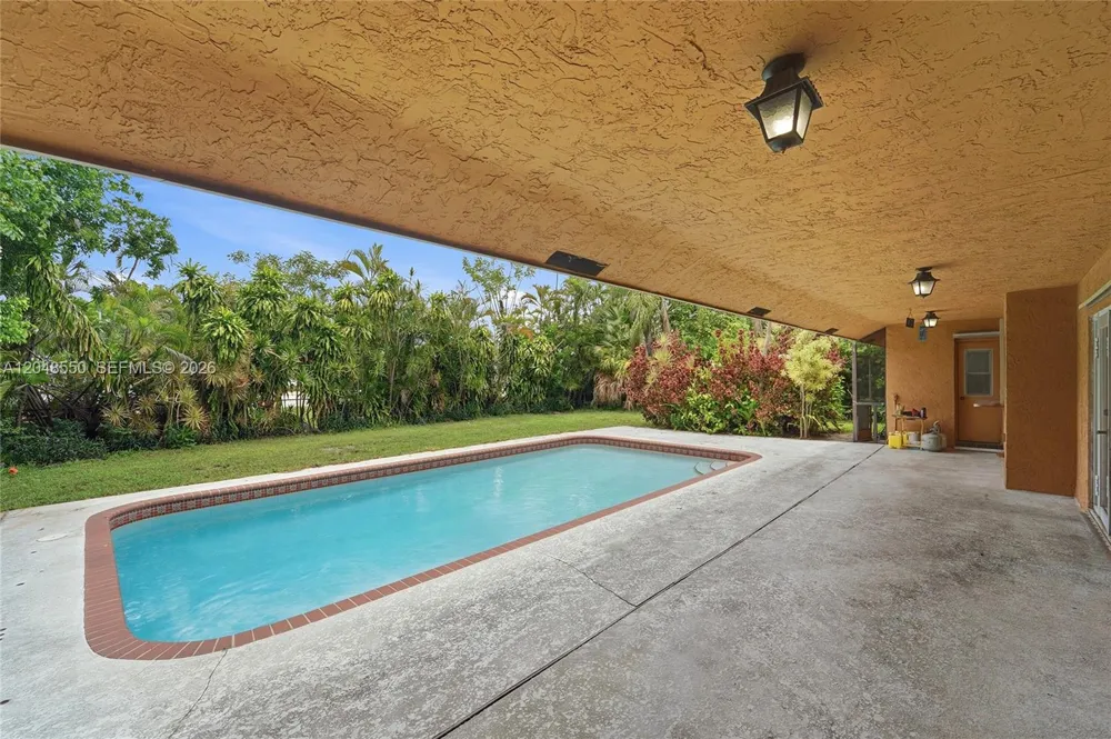 10623 NW 7th Pl Coral Springs, FL 33071
