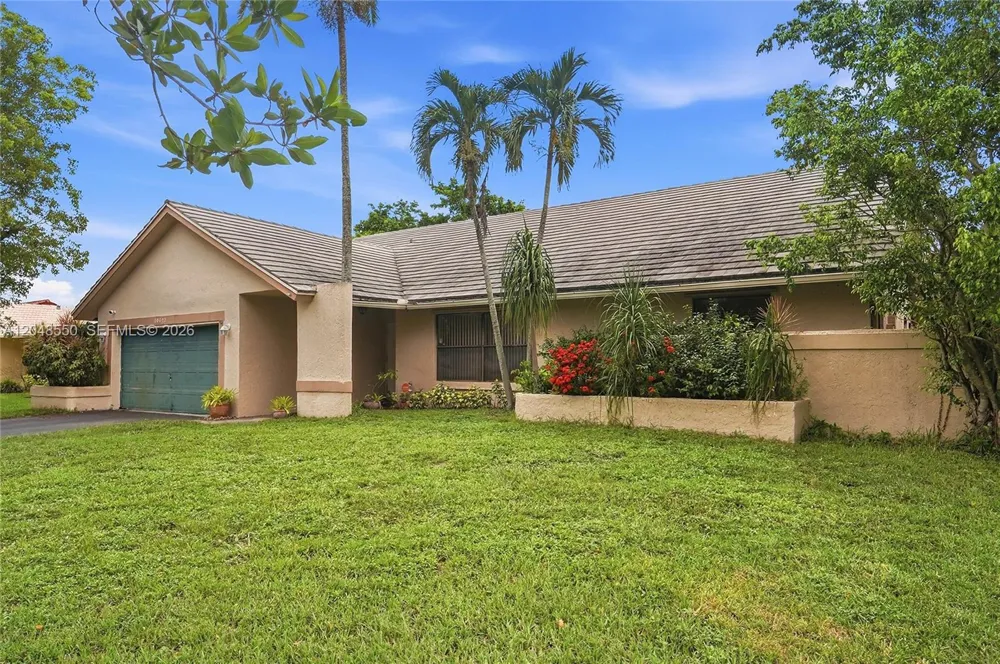 10623 NW 7th Pl Coral Springs, FL 33071