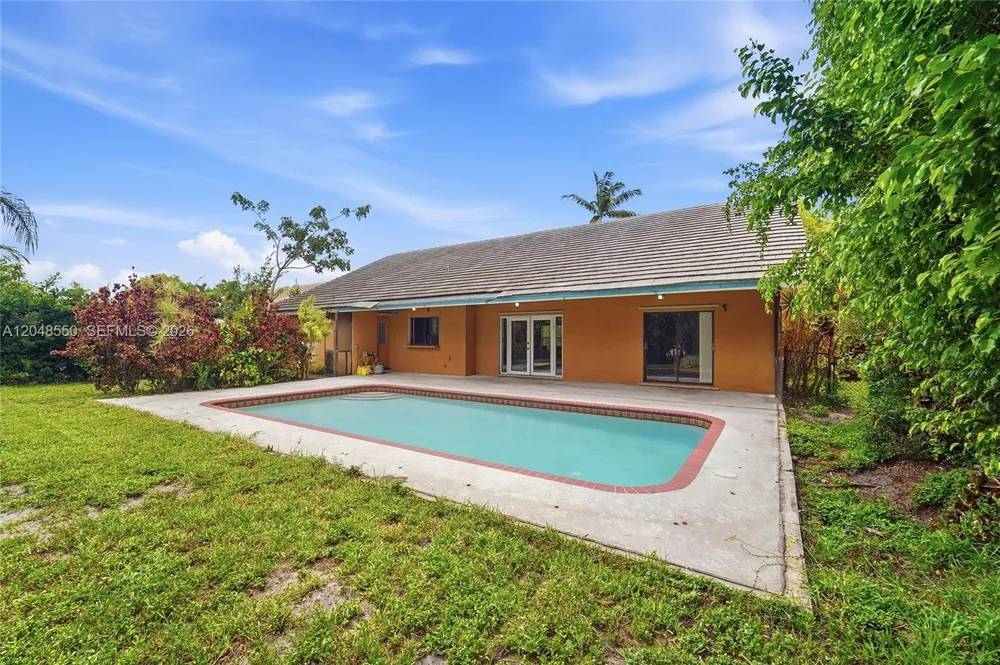 10623 NW 7th Pl Coral Springs, FL 33071