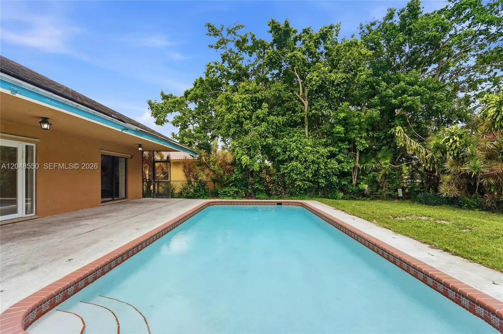 10623 NW 7th Pl Coral Springs, FL 33071