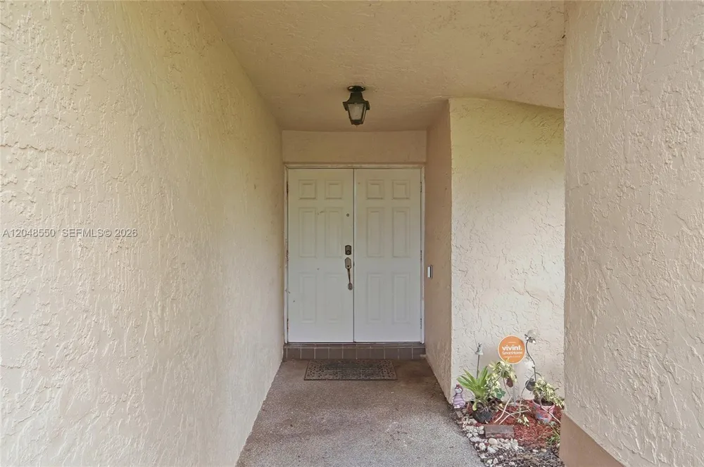 10623 NW 7th Pl Coral Springs, FL 33071