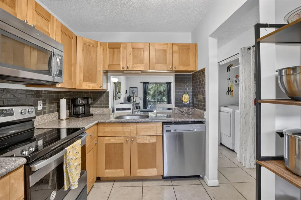 2950 NW 109TH TERRACE Sunrise, FL 33322