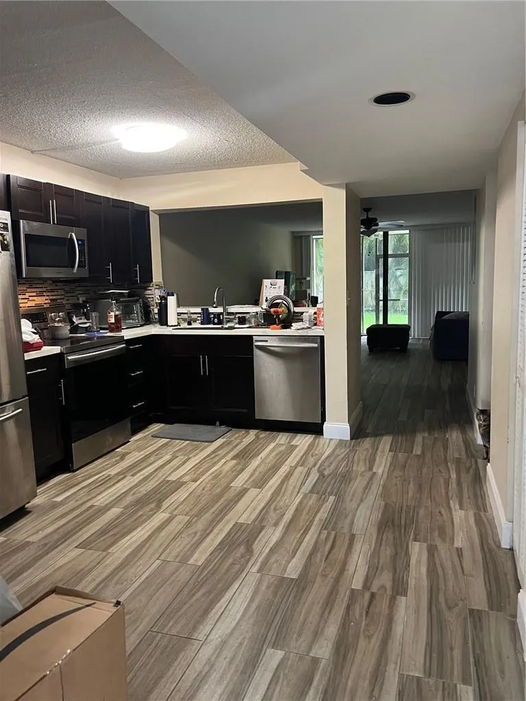 2810 SW 87TH AVENUE #905 Davie, FL 33328