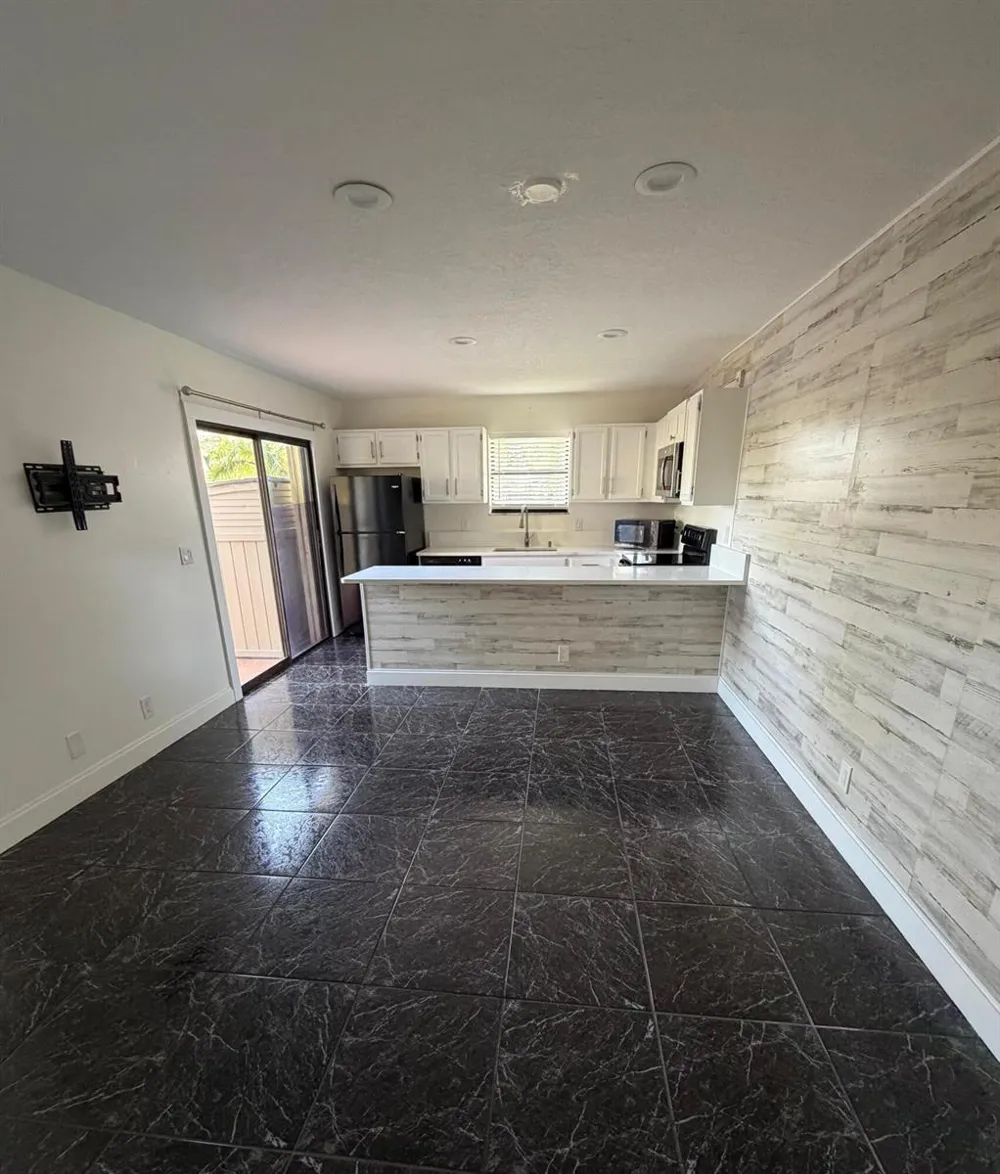110 Delaware Boulevard #19C Jupiter, FL 