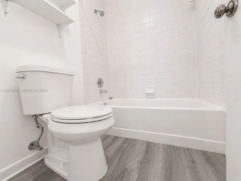 9730 Hammocks Blvd #201-28 Miami, FL 33196