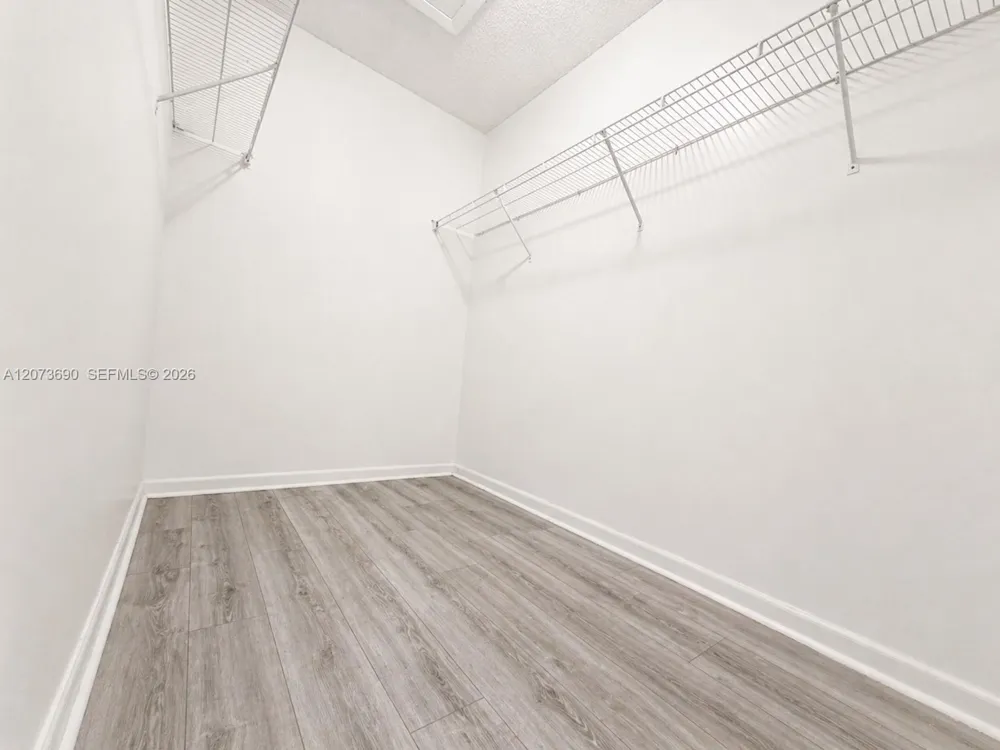 9730 Hammocks Blvd #201-28 Miami, FL 33196