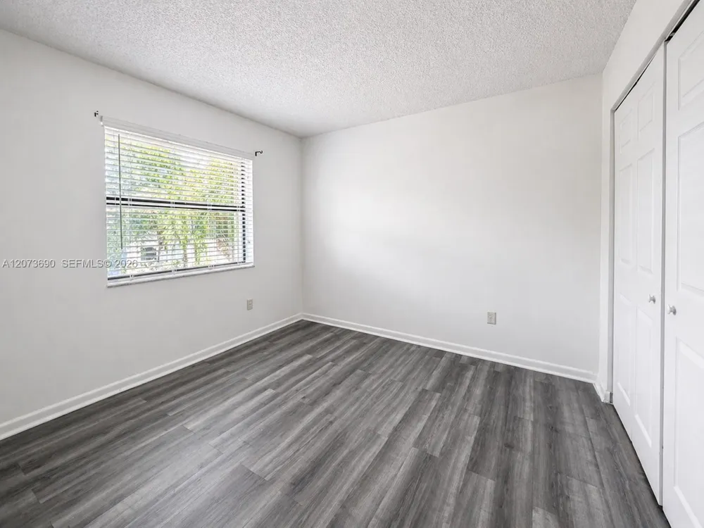 9730 Hammocks Blvd #201-28 Miami, FL 33196