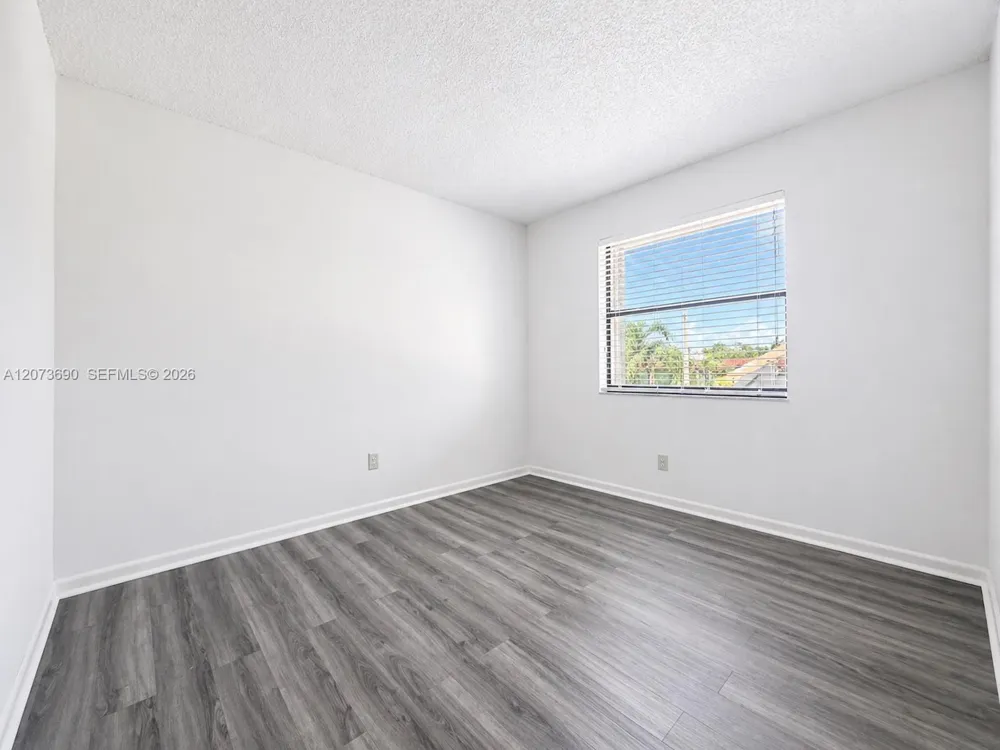 9730 Hammocks Blvd #201-28 Miami, FL 33196