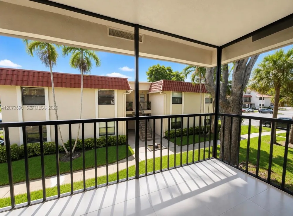 9730 Hammocks Blvd #201-28 Miami, FL 33196