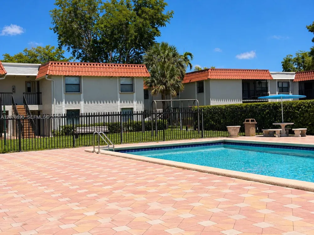 9730 Hammocks Blvd #201-28 Miami, FL 33196