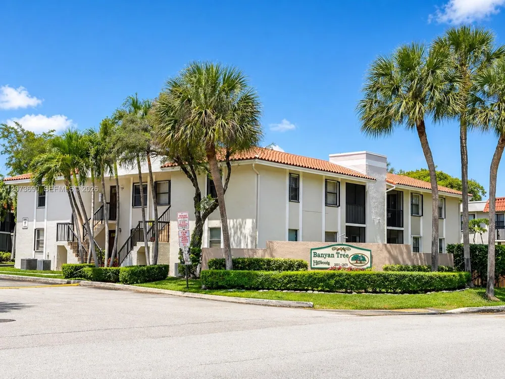 9730 Hammocks Blvd #201-28 Miami, FL 33196