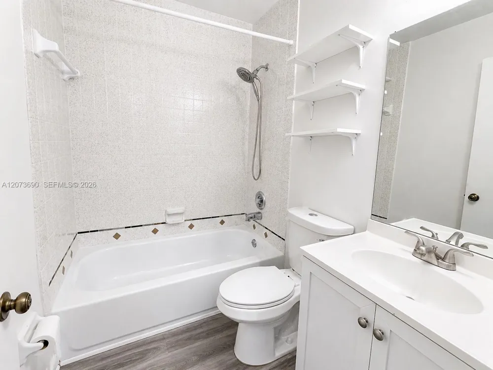 9730 Hammocks Blvd #201-28 Miami, FL 33196
