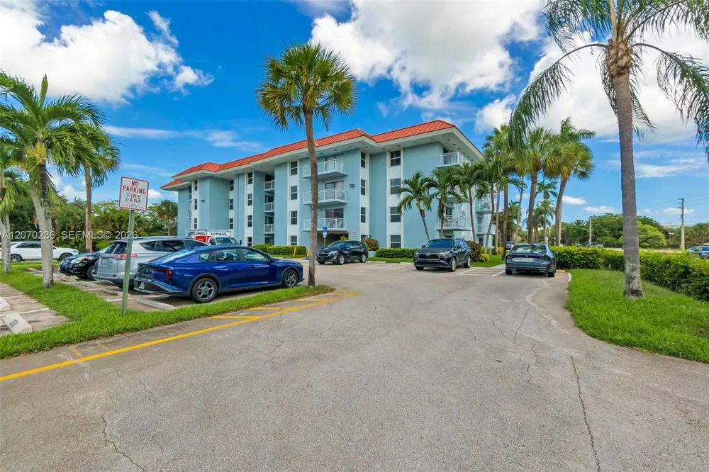 505 S Pine Island Rd #B207 Plantation, FL 33324