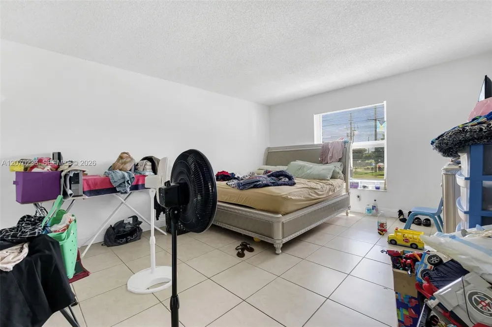 505 S Pine Island Rd #B207 Plantation, FL 33324