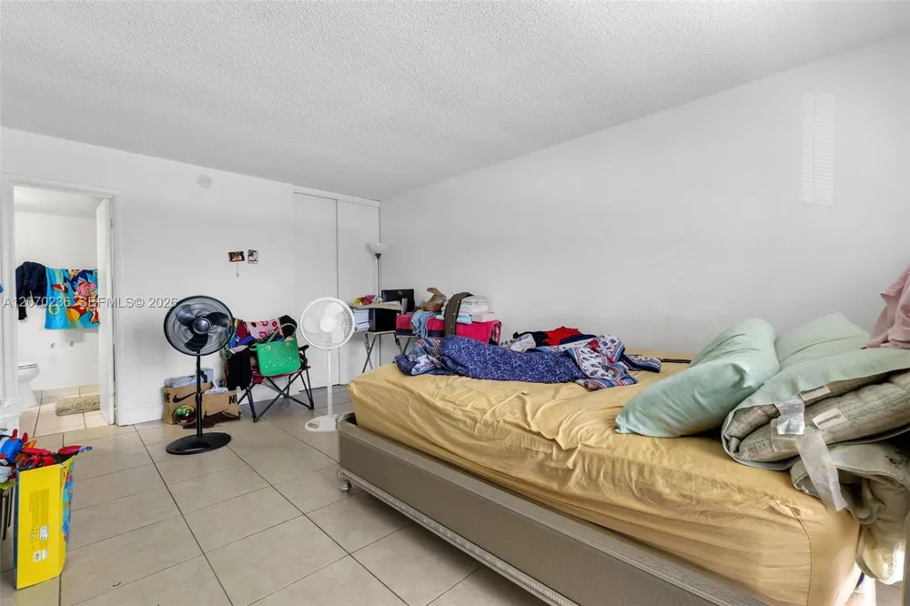 505 S Pine Island Rd #B207 Plantation, FL 33324