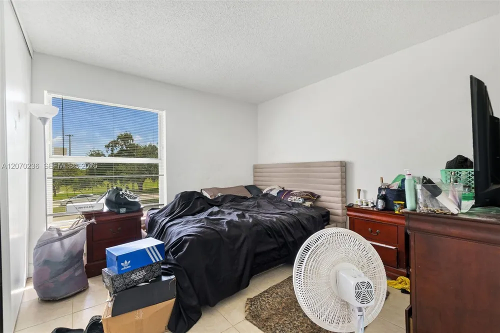 505 S Pine Island Rd #B207 Plantation, FL 33324