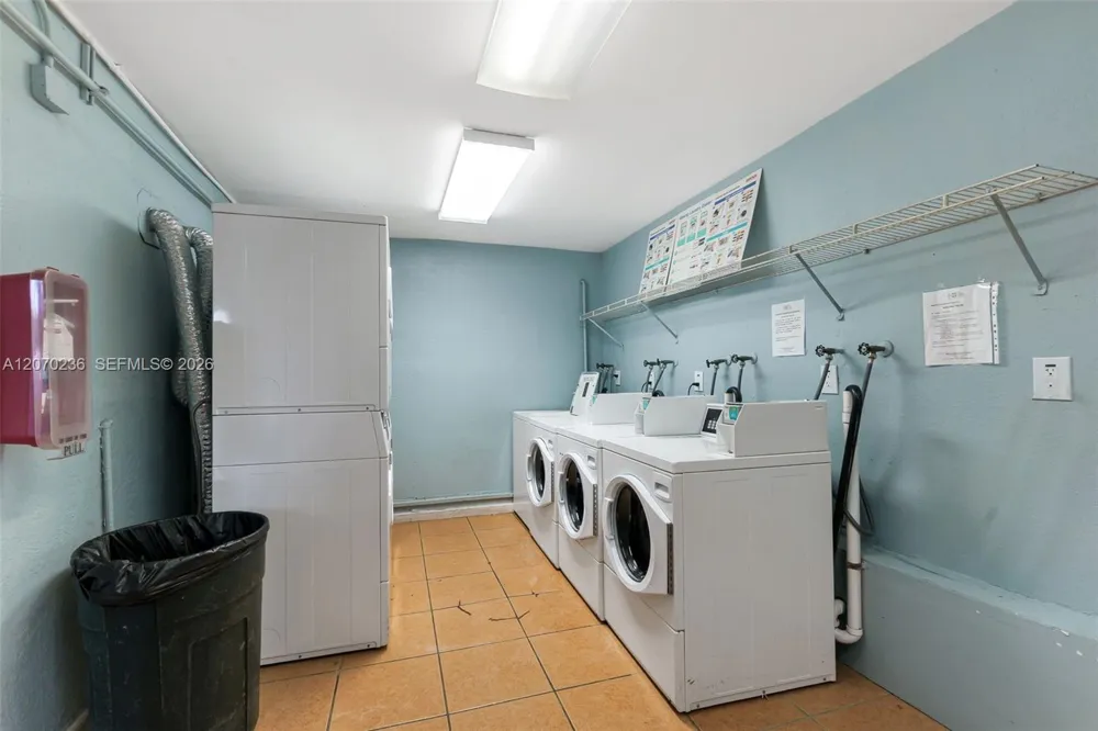 505 S Pine Island Rd #B207 Plantation, FL 33324