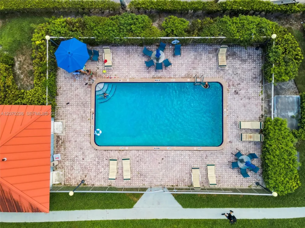 505 S Pine Island Rd #B207 Plantation, FL 33324