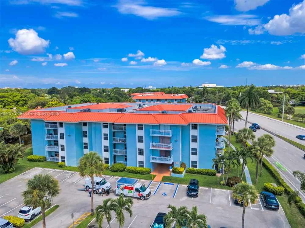 505 S Pine Island Rd #B207 Plantation, FL 33324