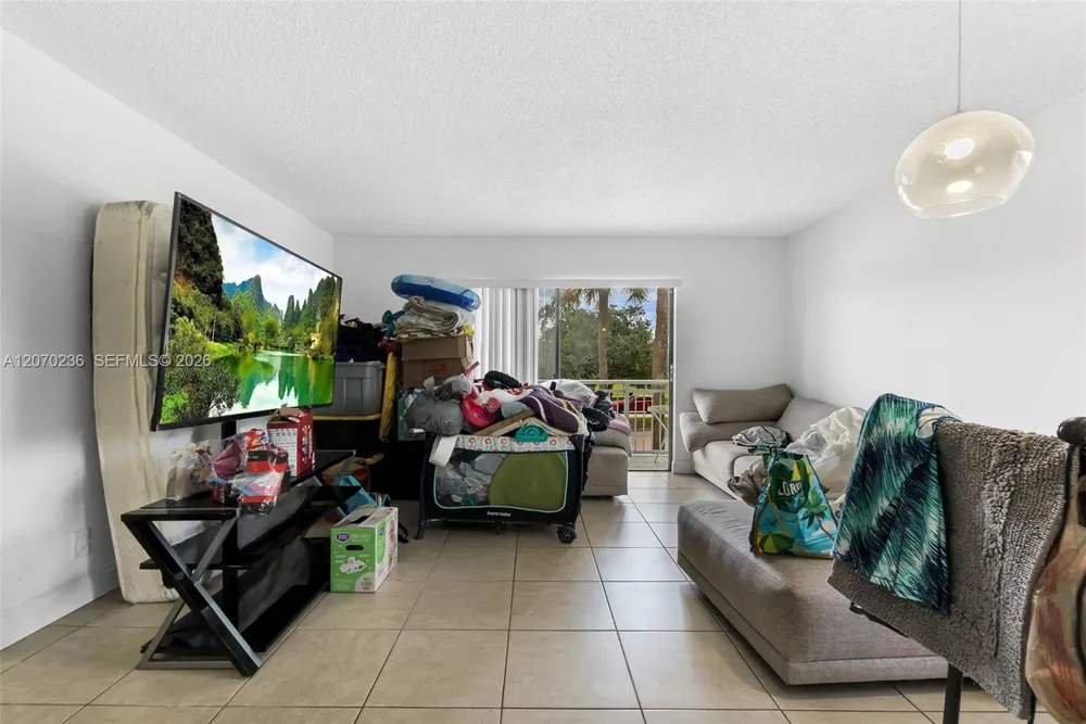 505 S Pine Island Rd #B207 Plantation, FL 33324