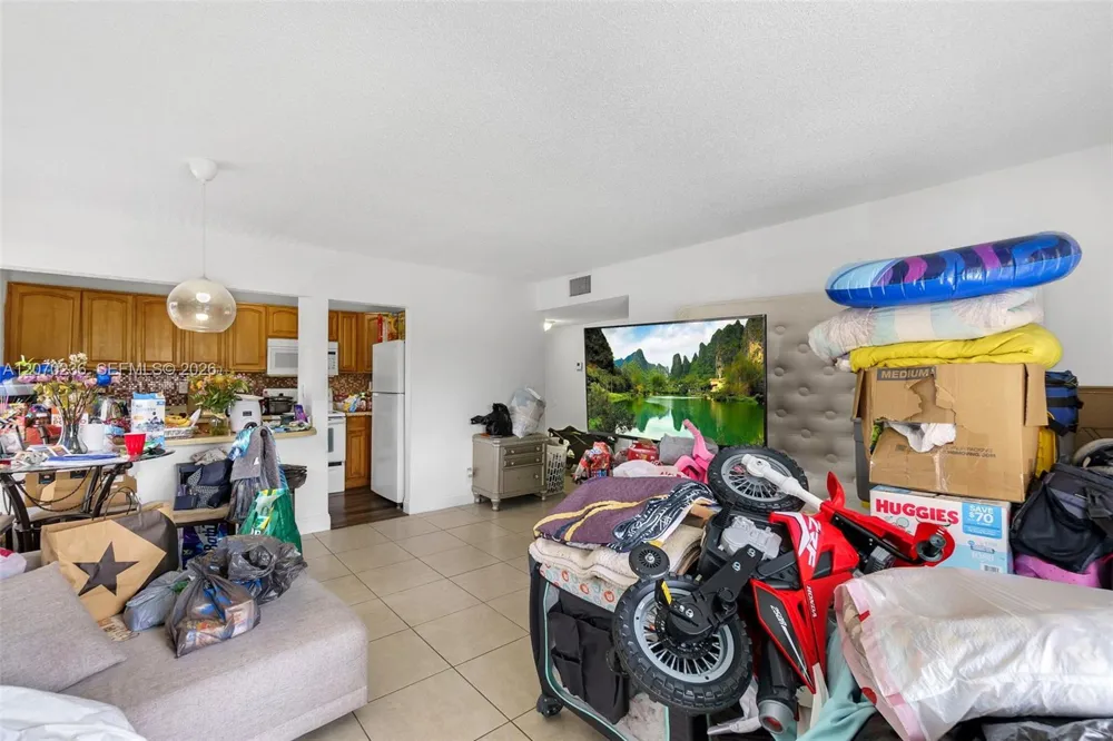 505 S Pine Island Rd #B207 Plantation, FL 33324