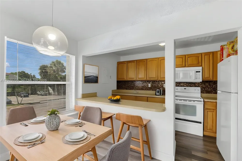 505 S Pine Island Rd #B207 Plantation, FL 33324