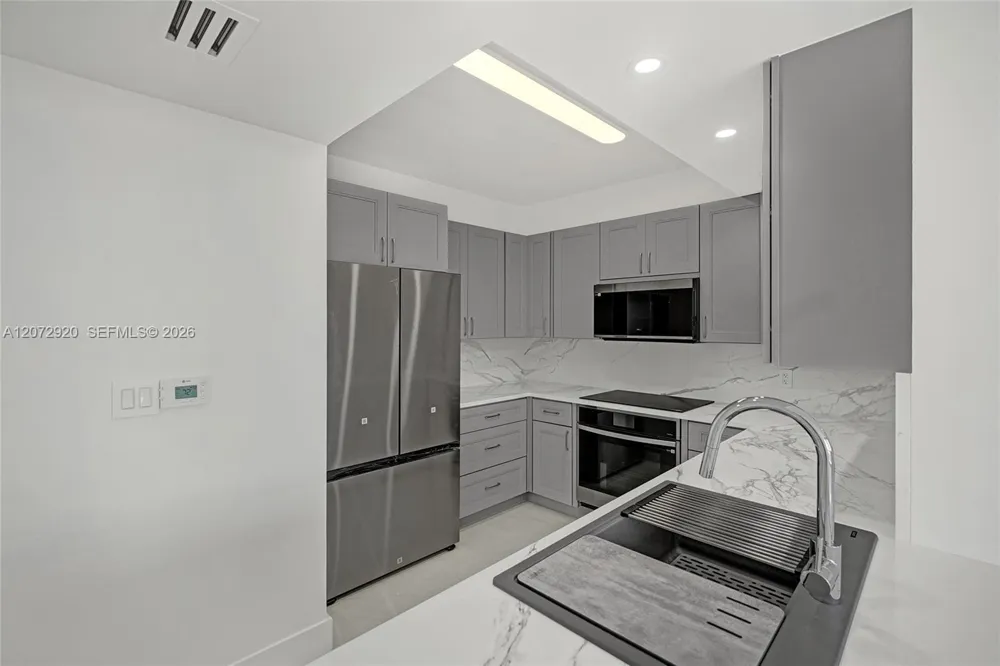 2775 NE 187th St #514 Aventura, FL 33180