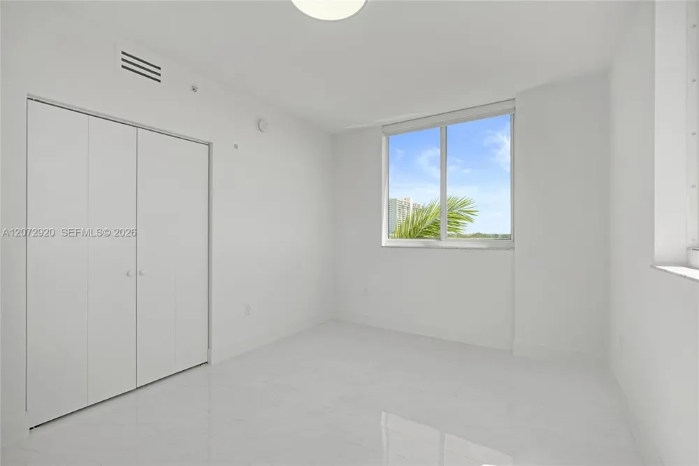 2775 NE 187th St #514 Aventura, FL 33180