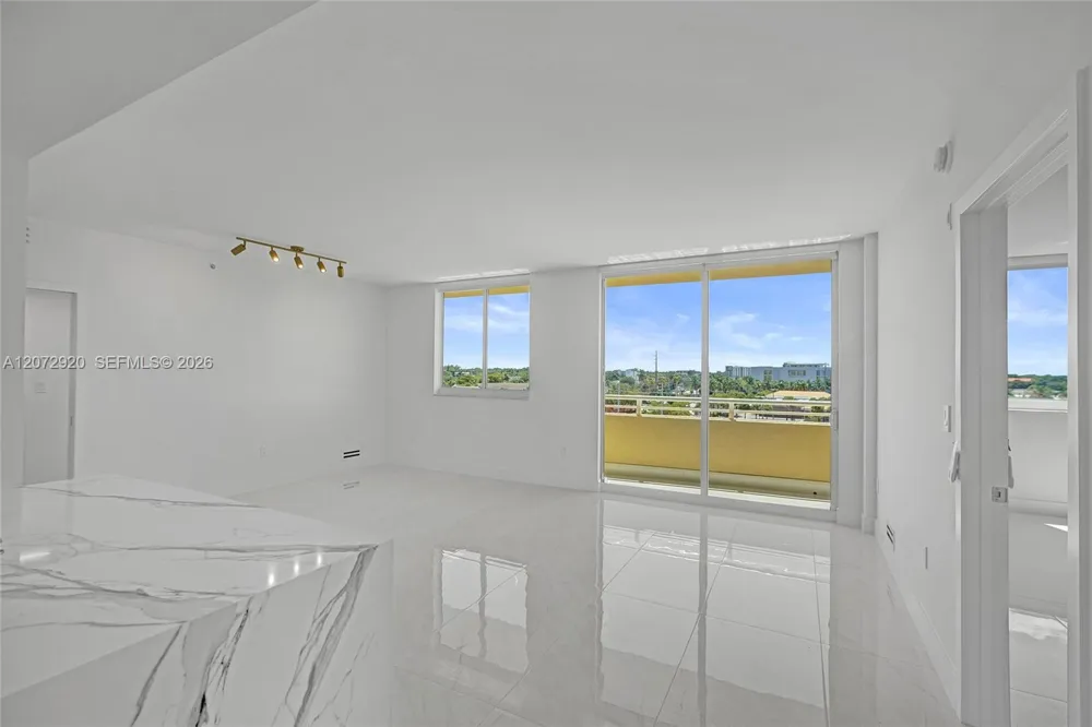 2775 NE 187th St #514 Aventura, FL 33180
