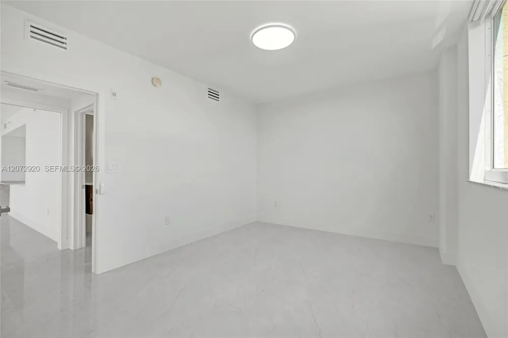 2775 NE 187th St #514 Aventura, FL 33180