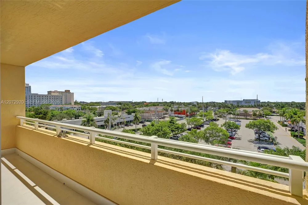 2775 NE 187th St #514 Aventura, FL 33180