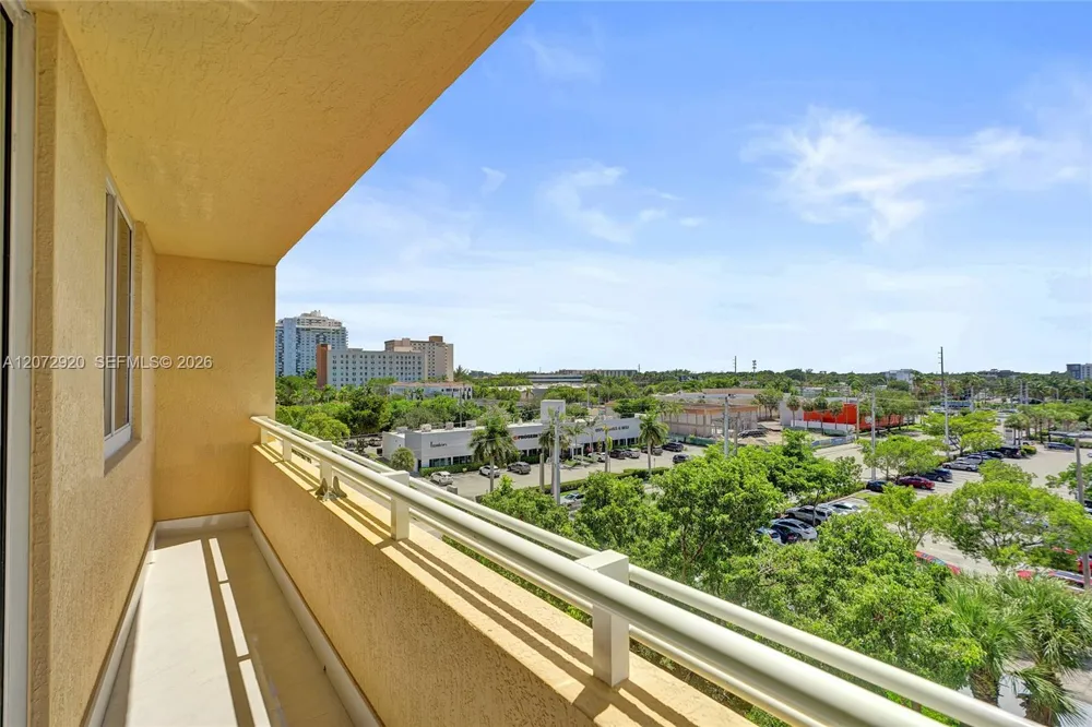2775 NE 187th St #514 Aventura, FL 33180
