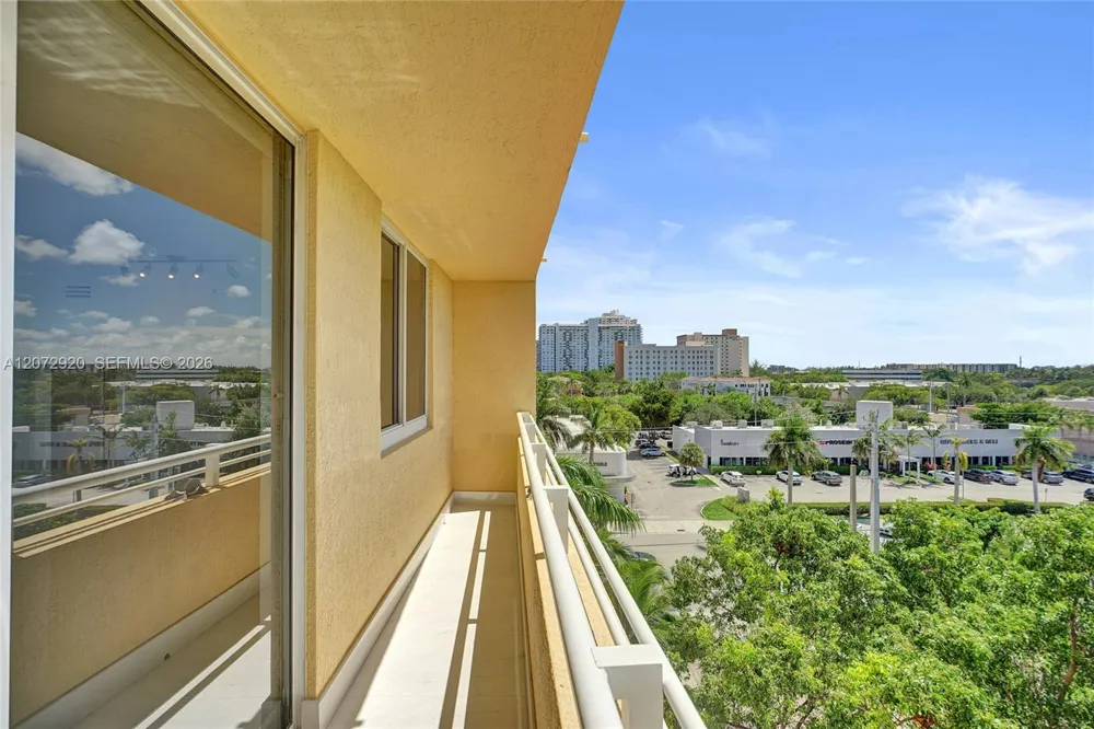 2775 NE 187th St #514 Aventura, FL 33180