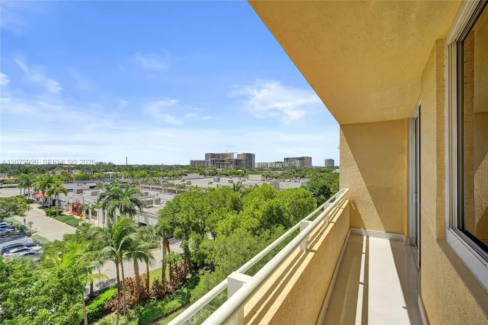 2775 NE 187th St #514 Aventura, FL 33180