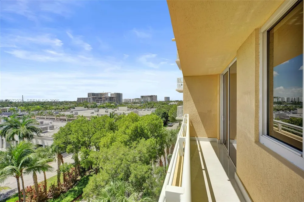 2775 NE 187th St #514 Aventura, FL 33180