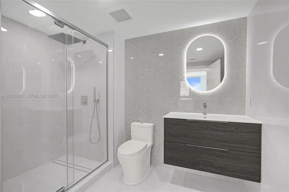 2775 NE 187th St #514 Aventura, FL 33180