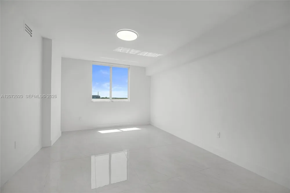 2775 NE 187th St #514 Aventura, FL 33180
