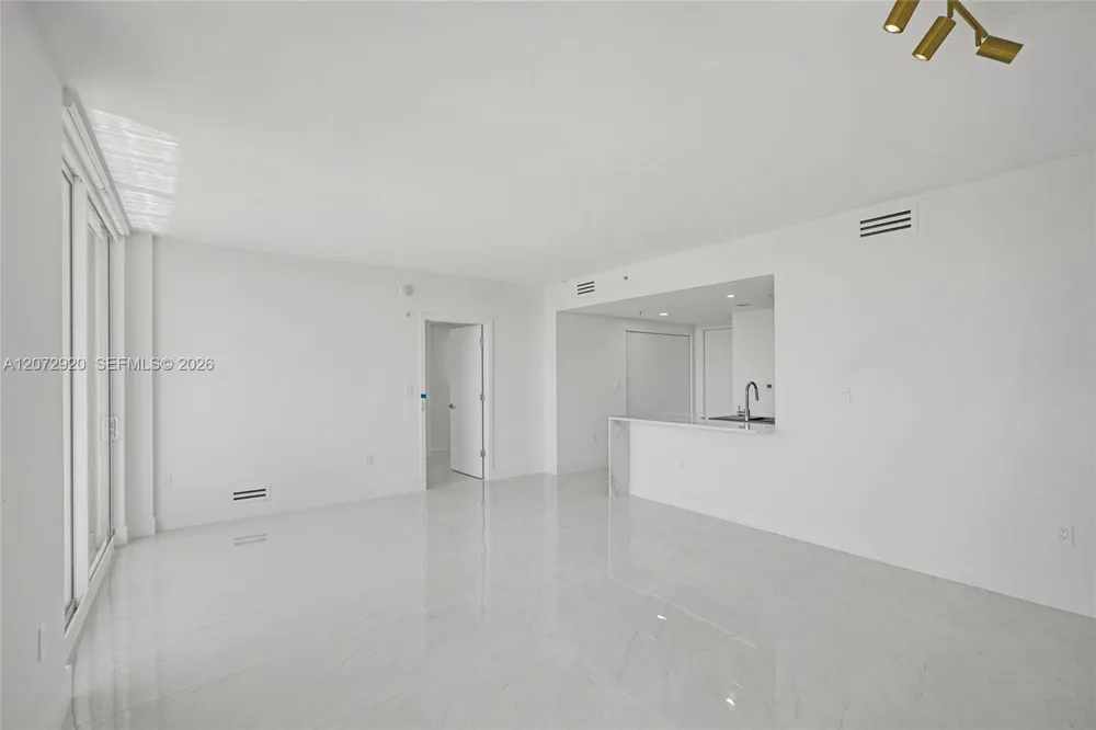 2775 NE 187th St #514 Aventura, FL 33180