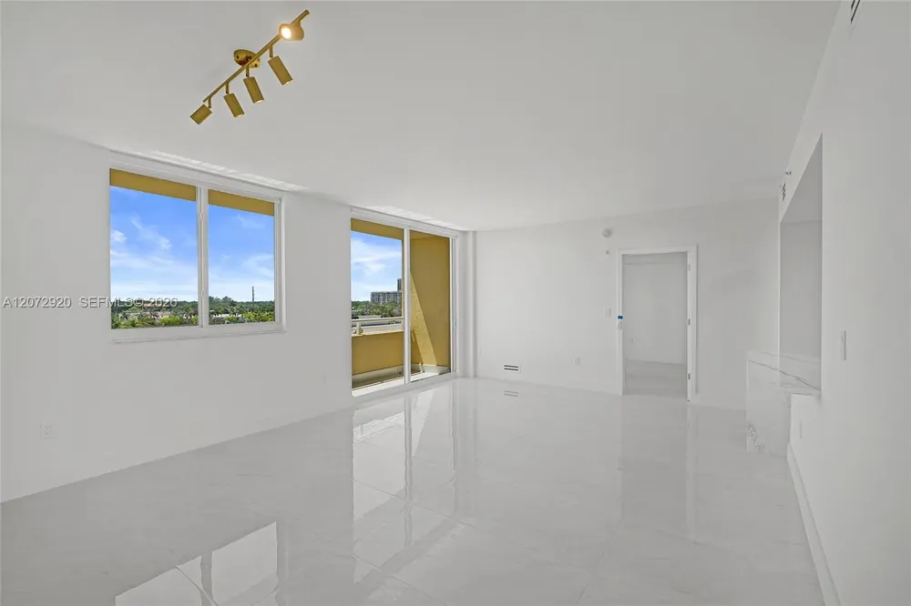 2775 NE 187th St #514 Aventura, FL 33180