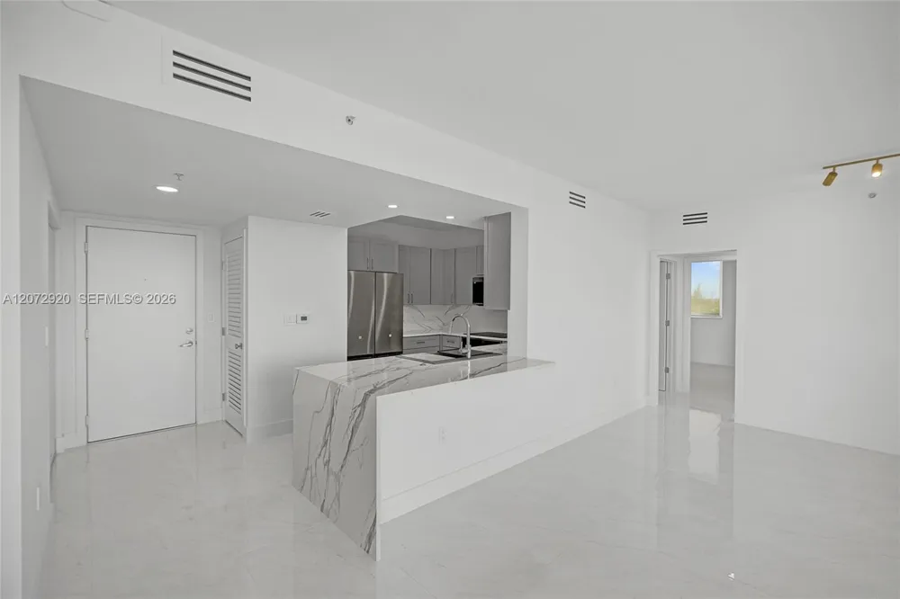 2775 NE 187th St #514 Aventura, FL 33180