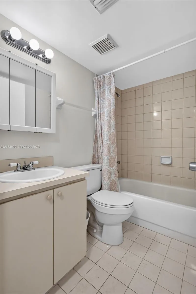 199 SW 12th Ave #415B Miami, FL 33130