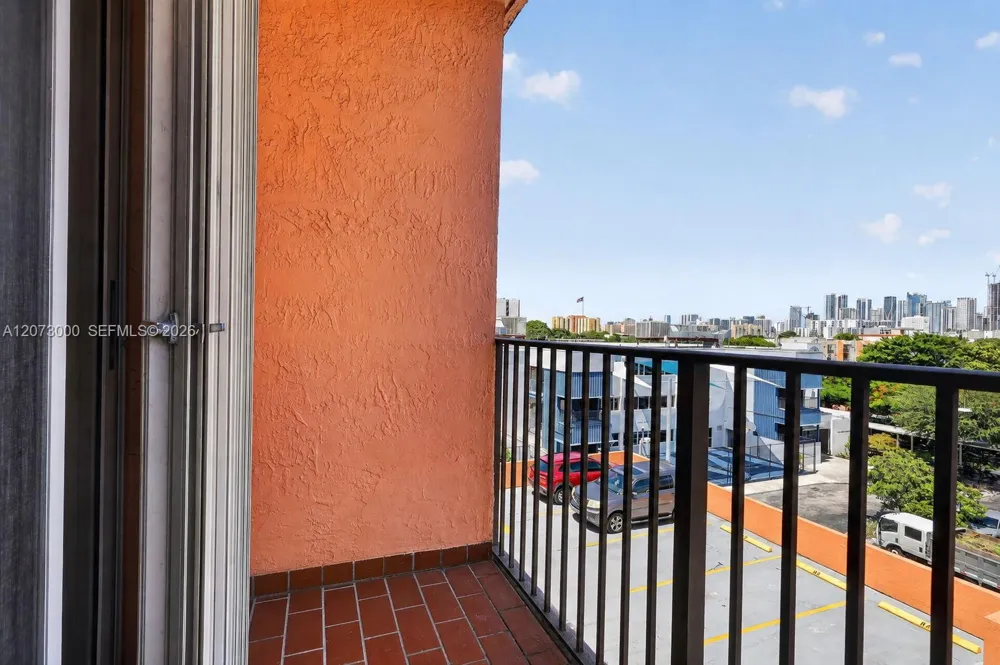 199 SW 12th Ave #415B Miami, FL 33130