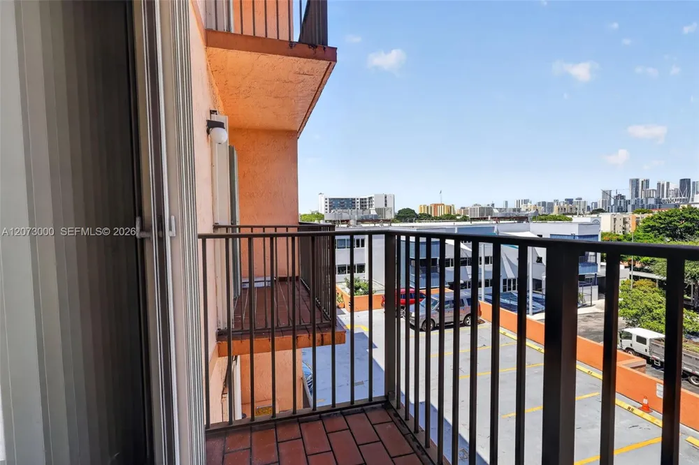 199 SW 12th Ave #415B Miami, FL 33130