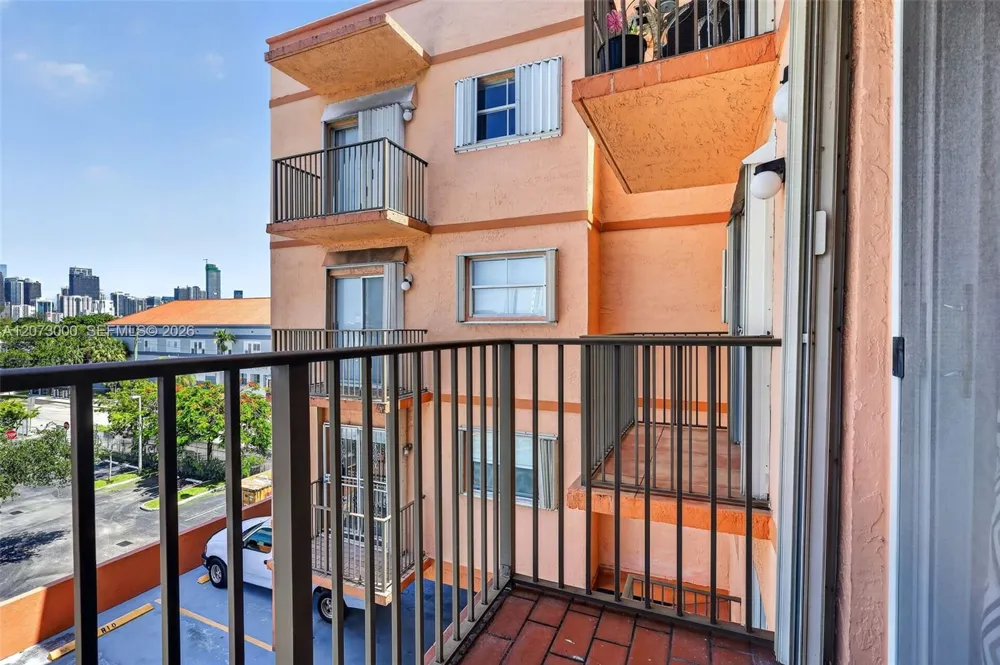 199 SW 12th Ave #415B Miami, FL 33130