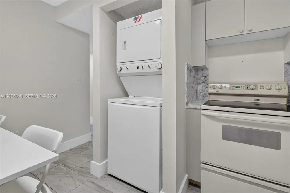 199 SW 12th Ave #415B Miami, FL 33130