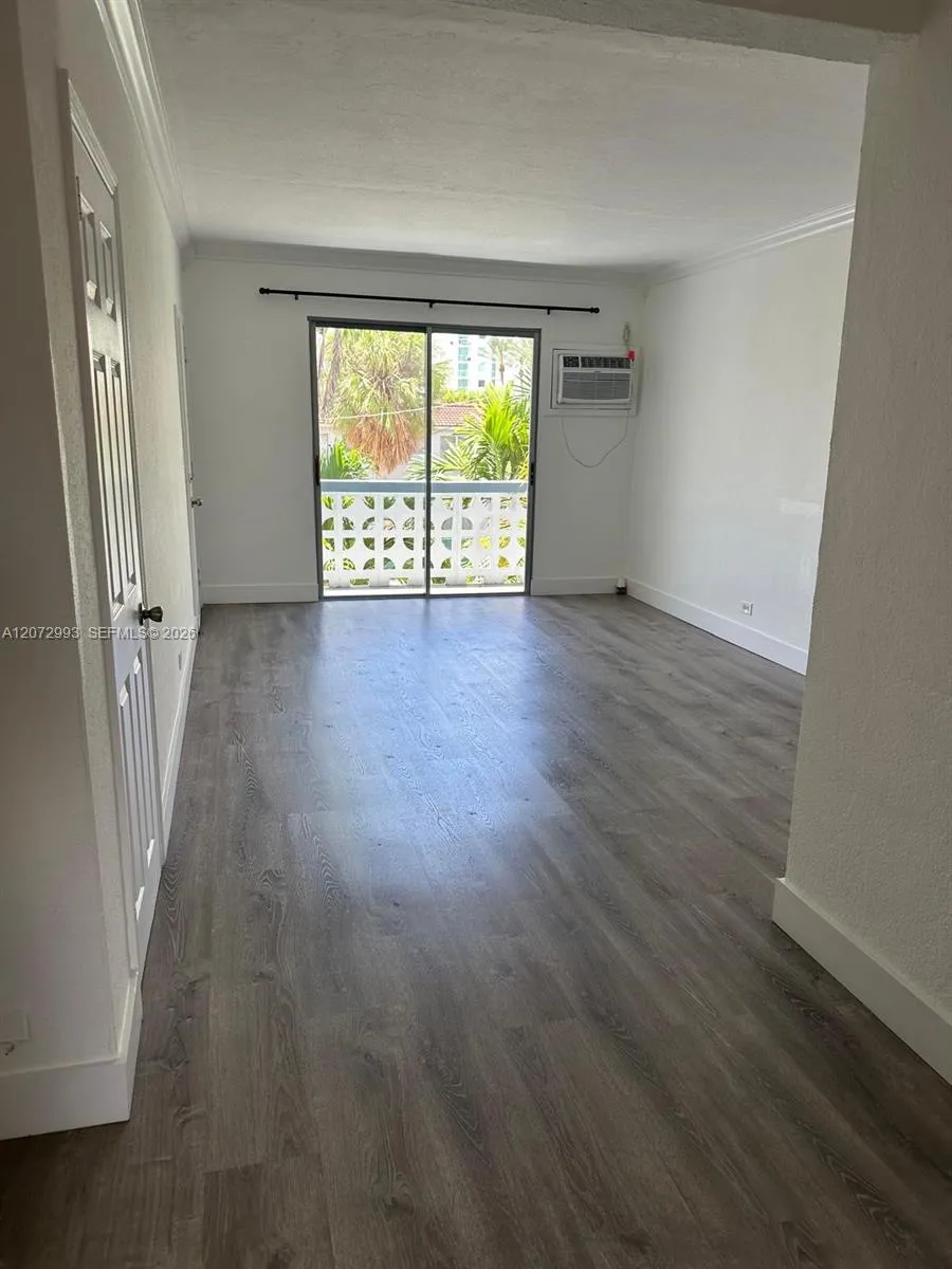 6805 Abbott Ave #8 Miami Beach, FL 33141