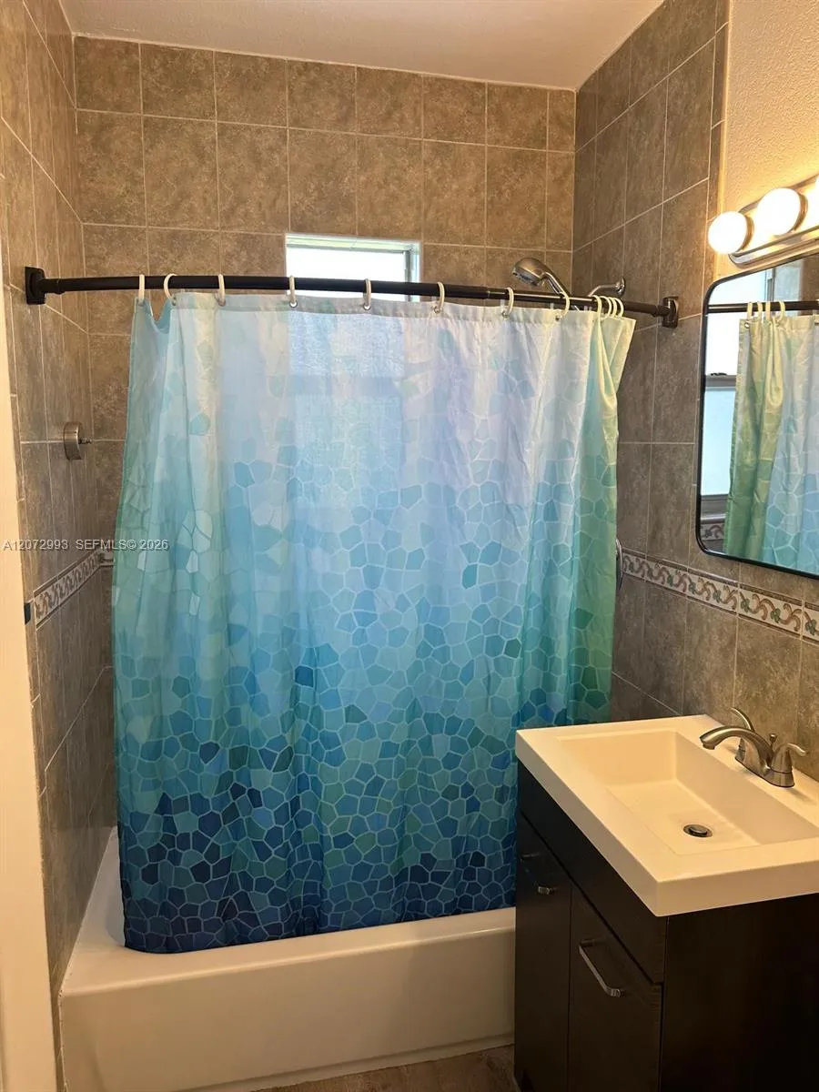 6805 Abbott Ave #8 Miami Beach, FL 33141